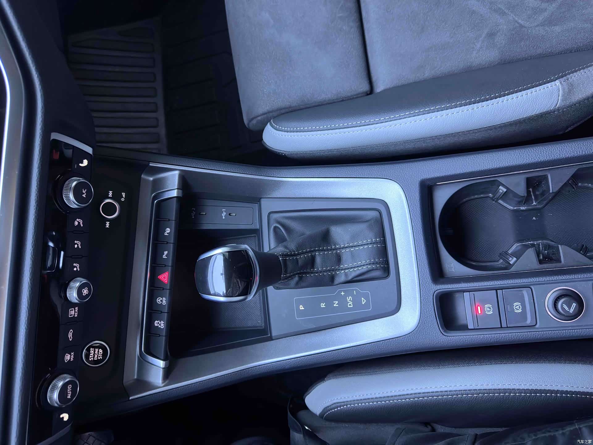Audi Q3, 2023 13