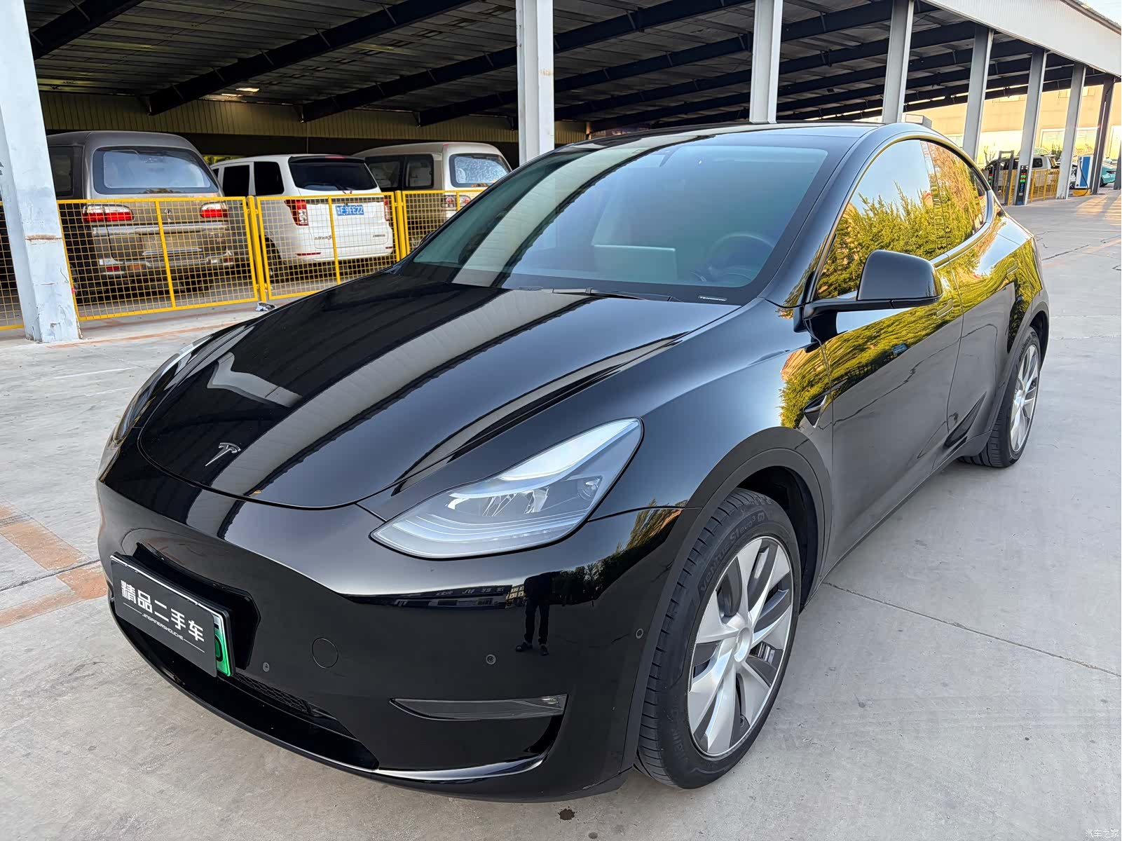 Tesla Model Y, 2023 1