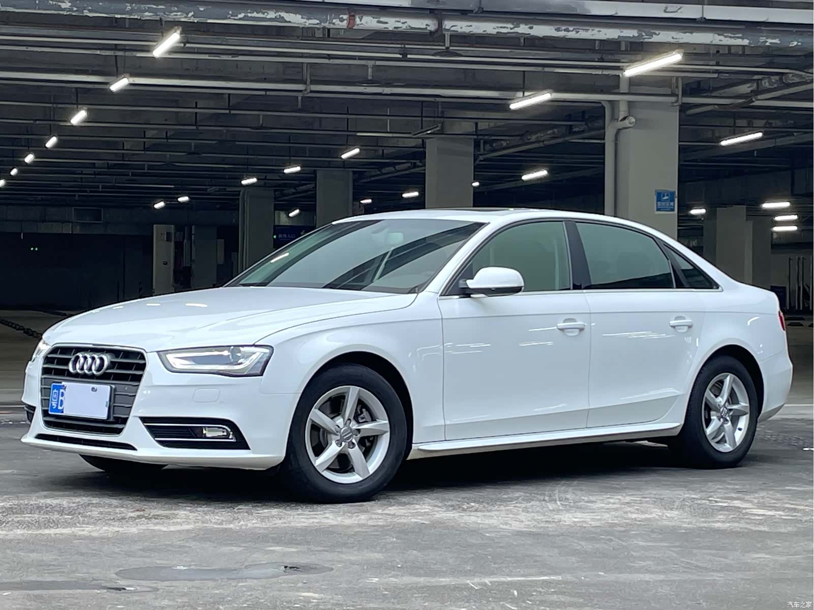 Audi A4L, 2014 1
