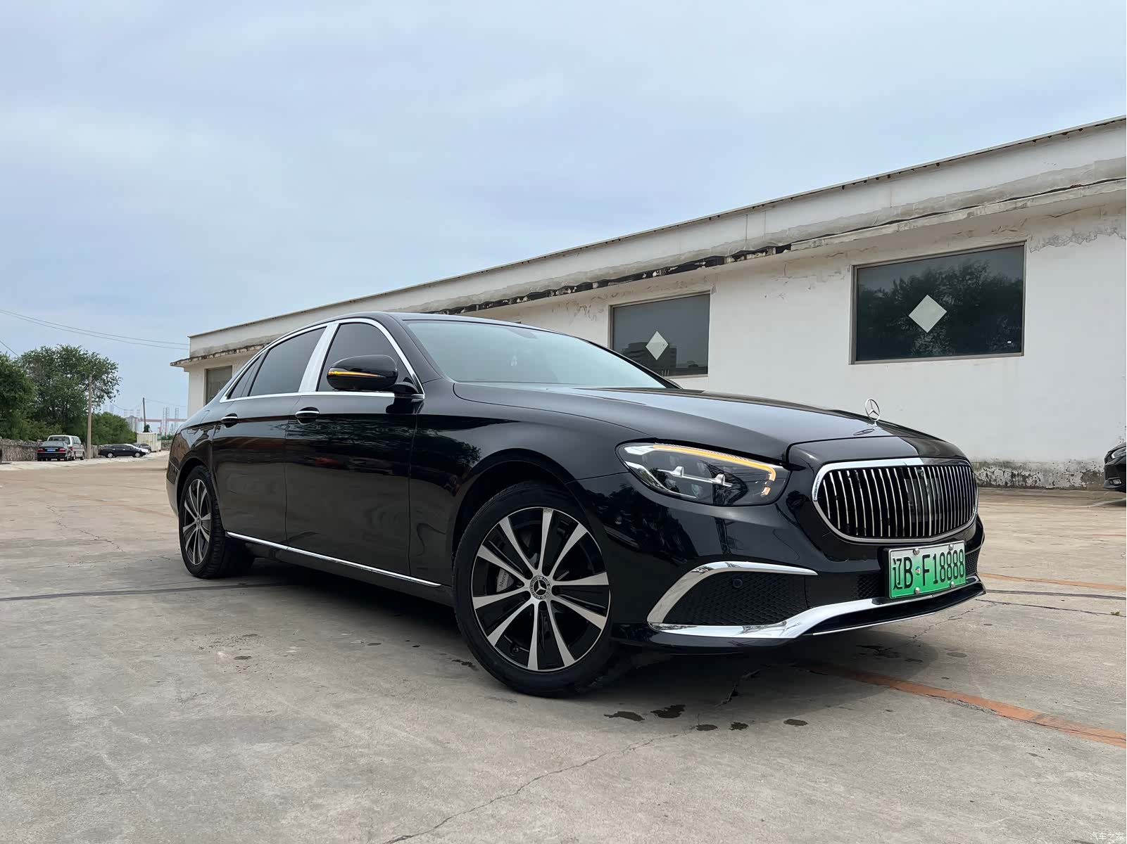 Mercedes-Benz E-Class, 2022 3