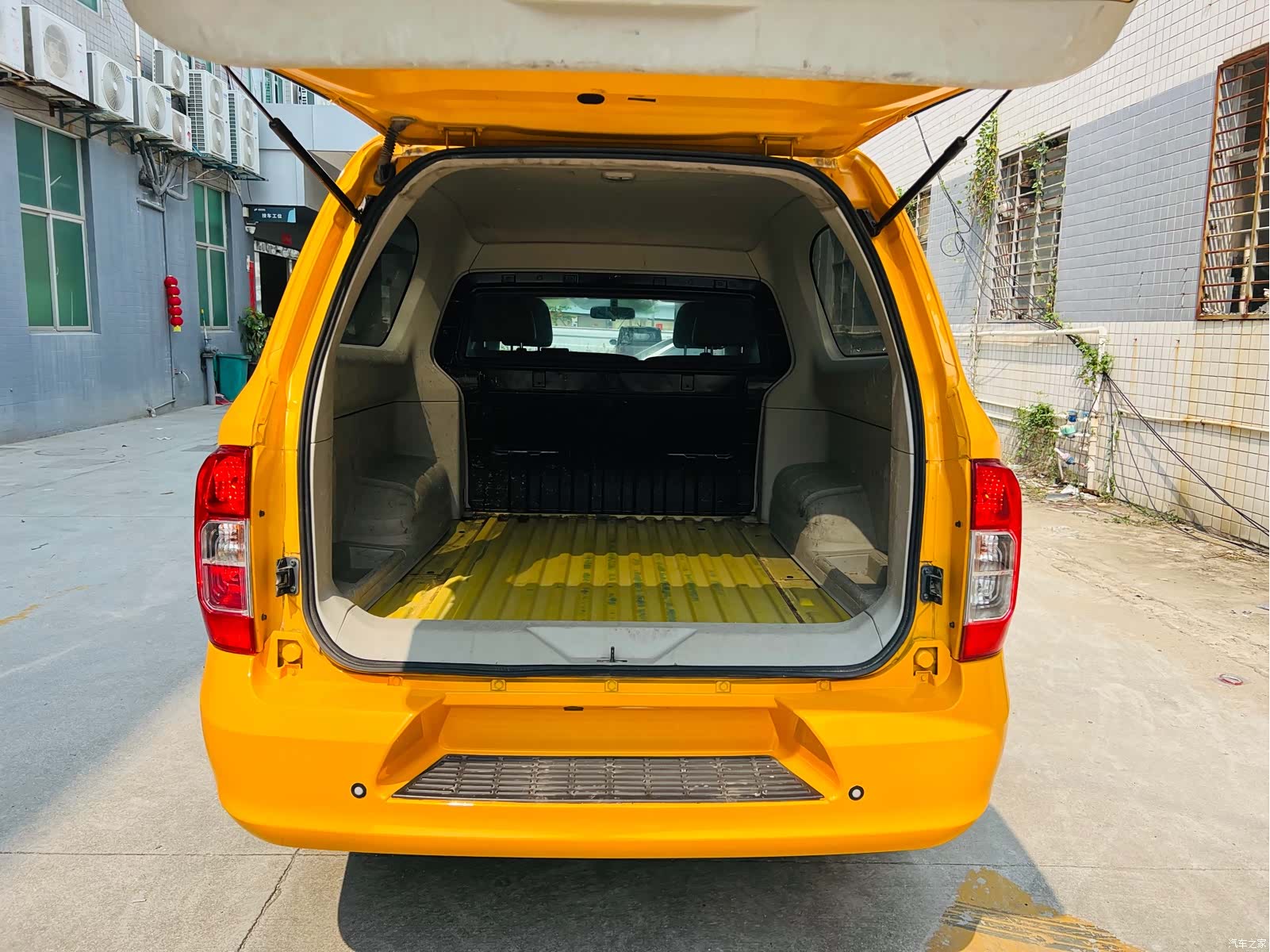 Nissan 6, 2021 13