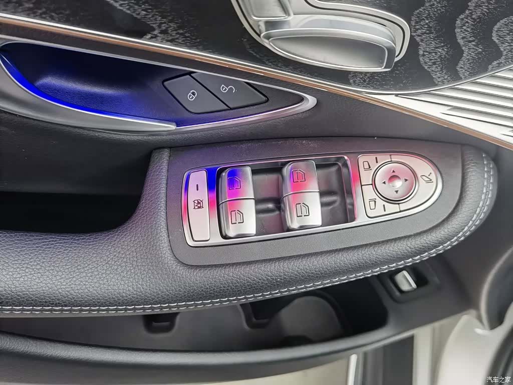 Mercedes-Benz EQC, 2021 9