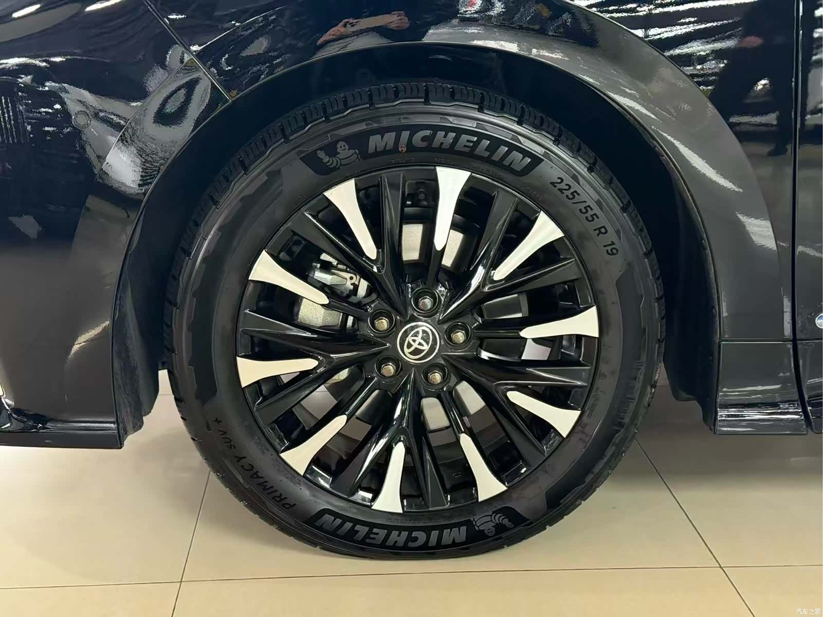 Toyota Alphard, 2024 26