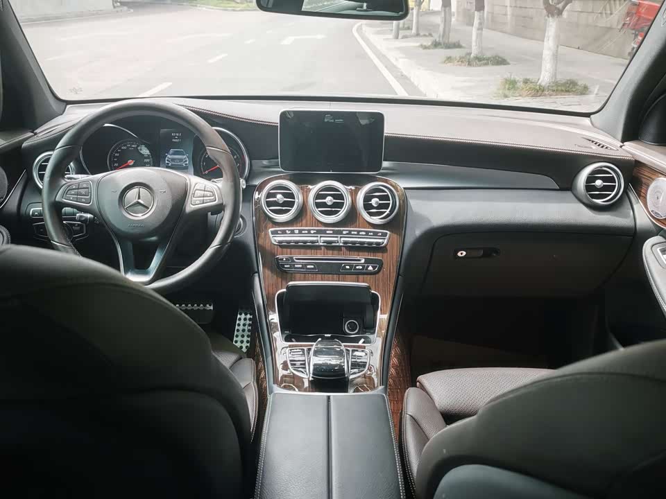 Mercedes-Benz GLC Mercedes-Benz GLC