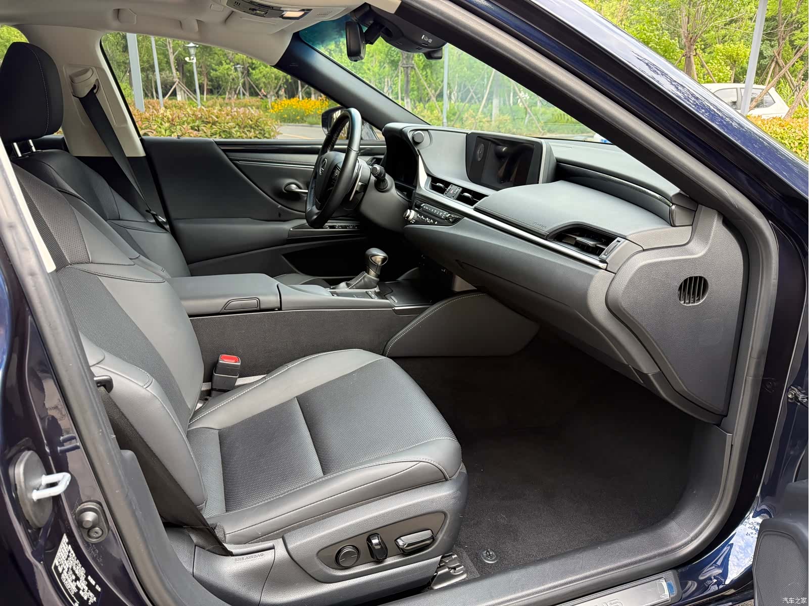 Lexus ES, 2021 10