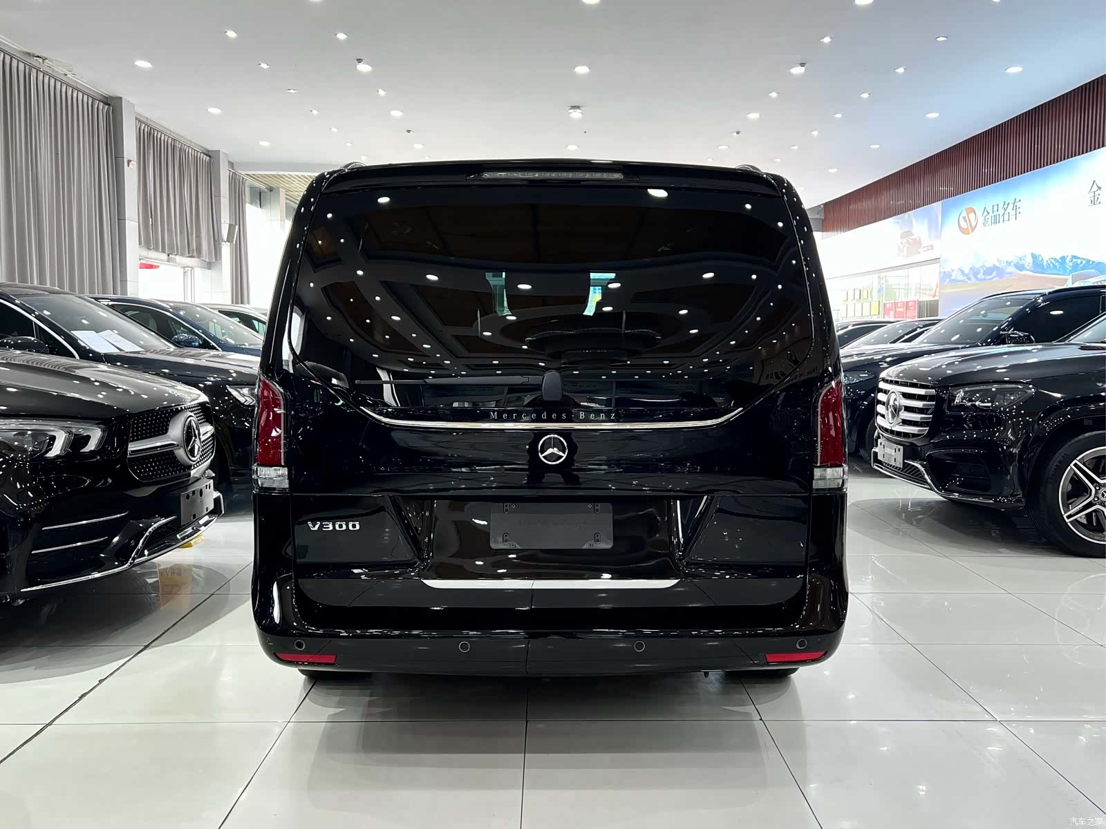 Mercedes-Benz V-Class, 2025 все фото