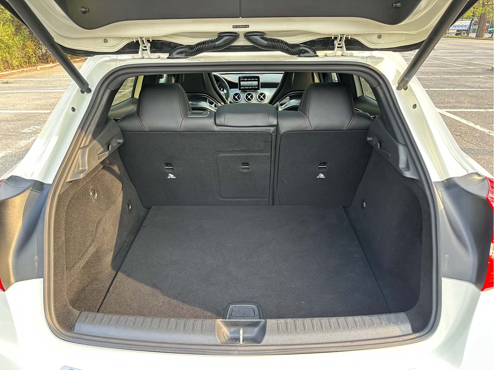 Mercedes-Benz GLA, 2015 44
