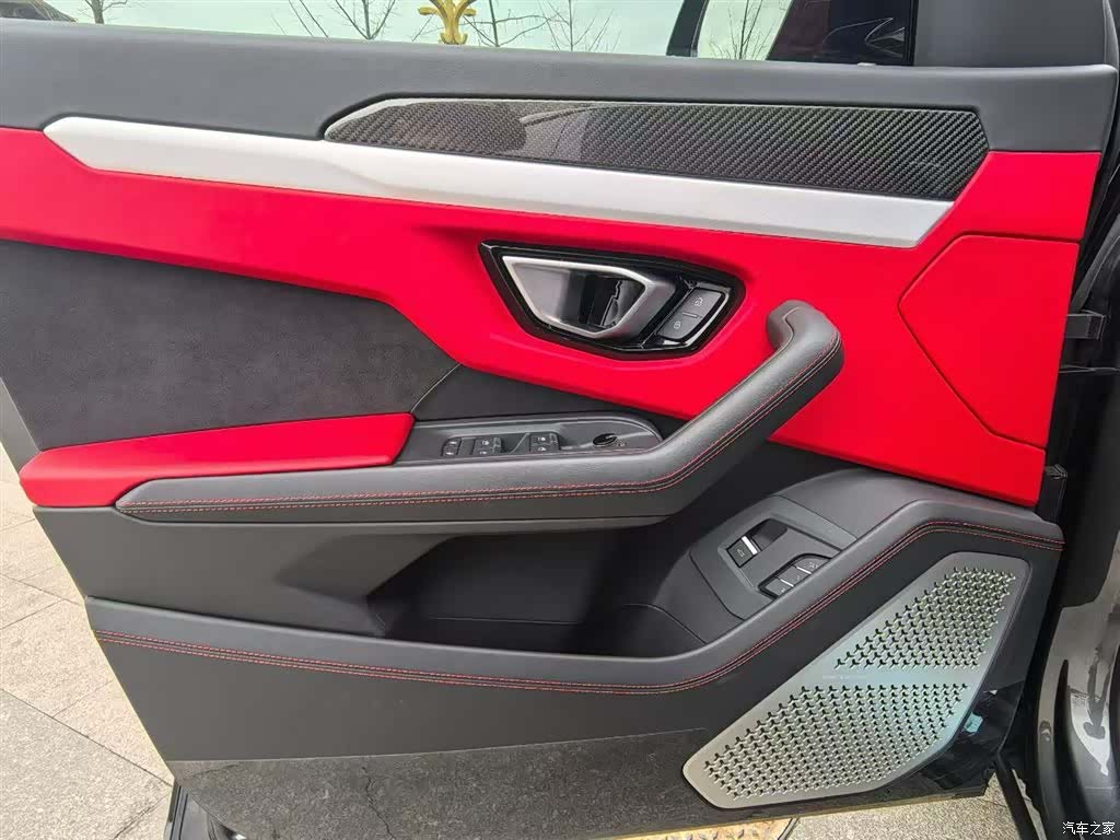 Lamborghini Urus, 2025 все фото