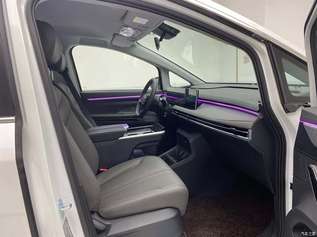 Maxus 7, 2025 18