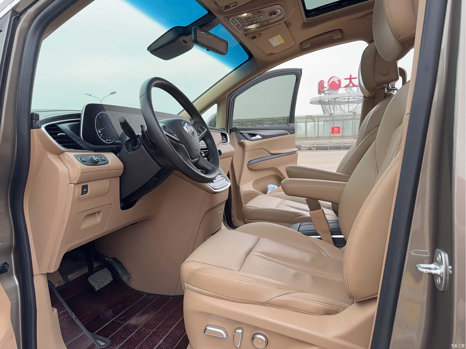 Buick GL8, 2020 10