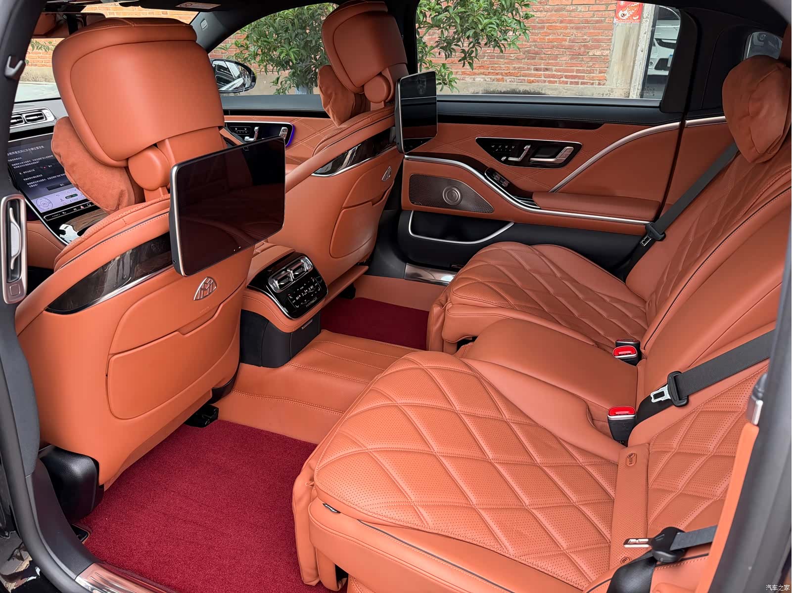 Maybach S-Class, 2023 12