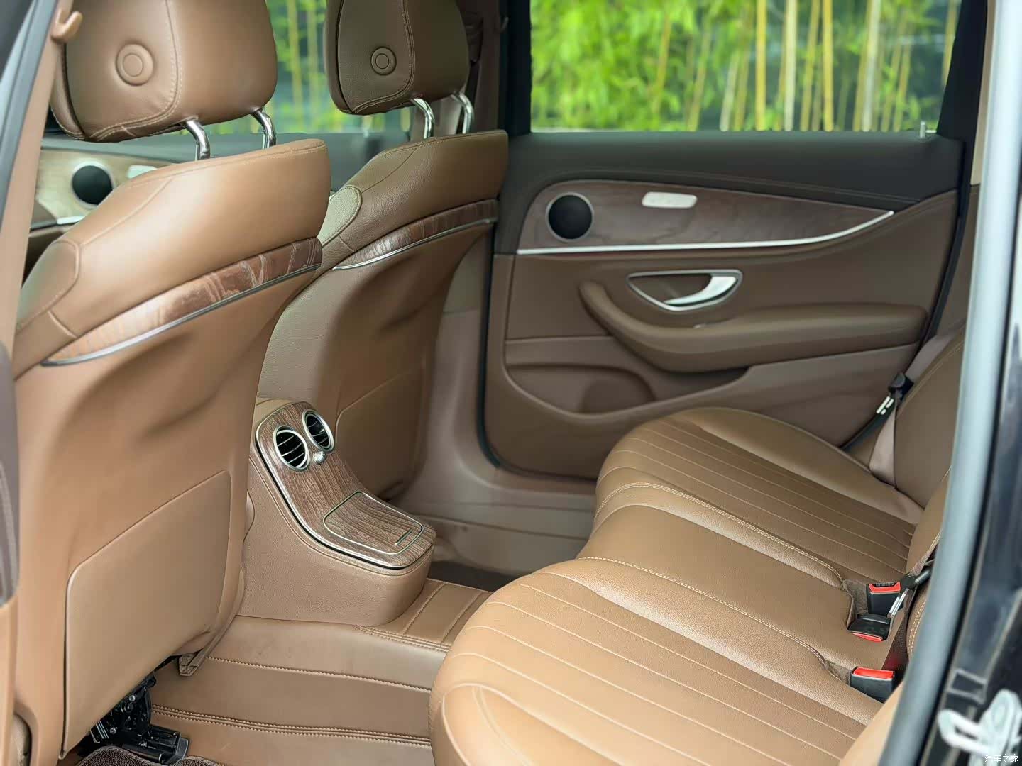 Mercedes-Benz E-Class, 2021 4