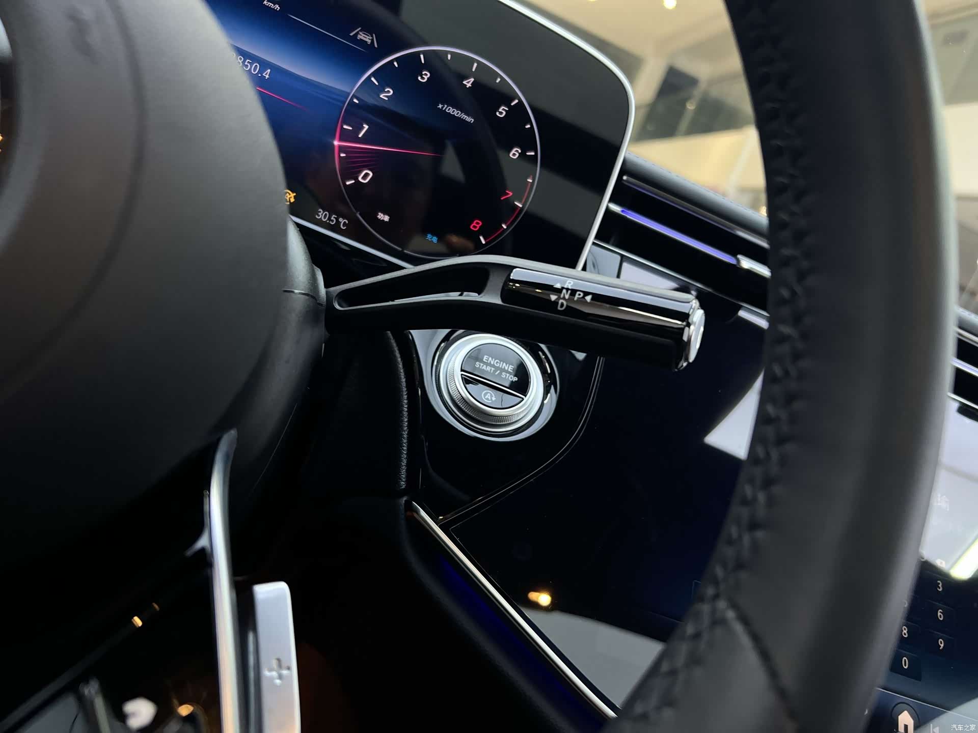 Mercedes-Benz E-Class, 2025 18