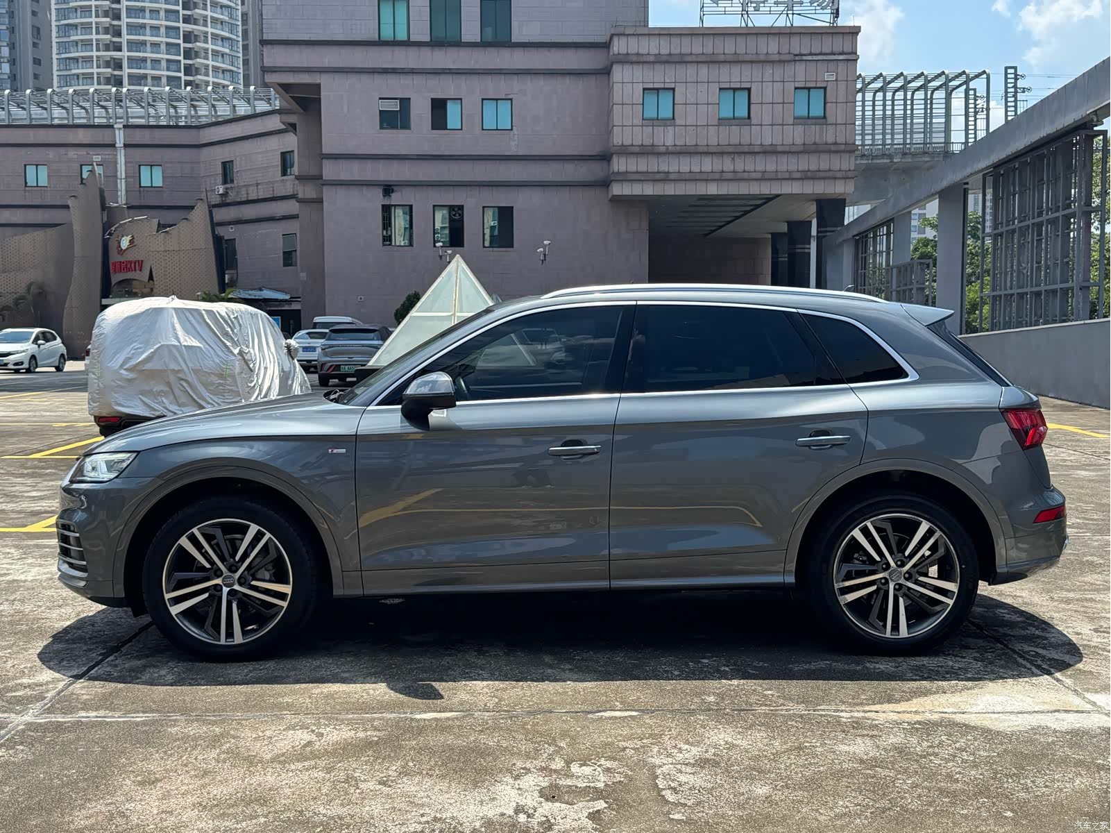 Audi Q5L, 2021 29