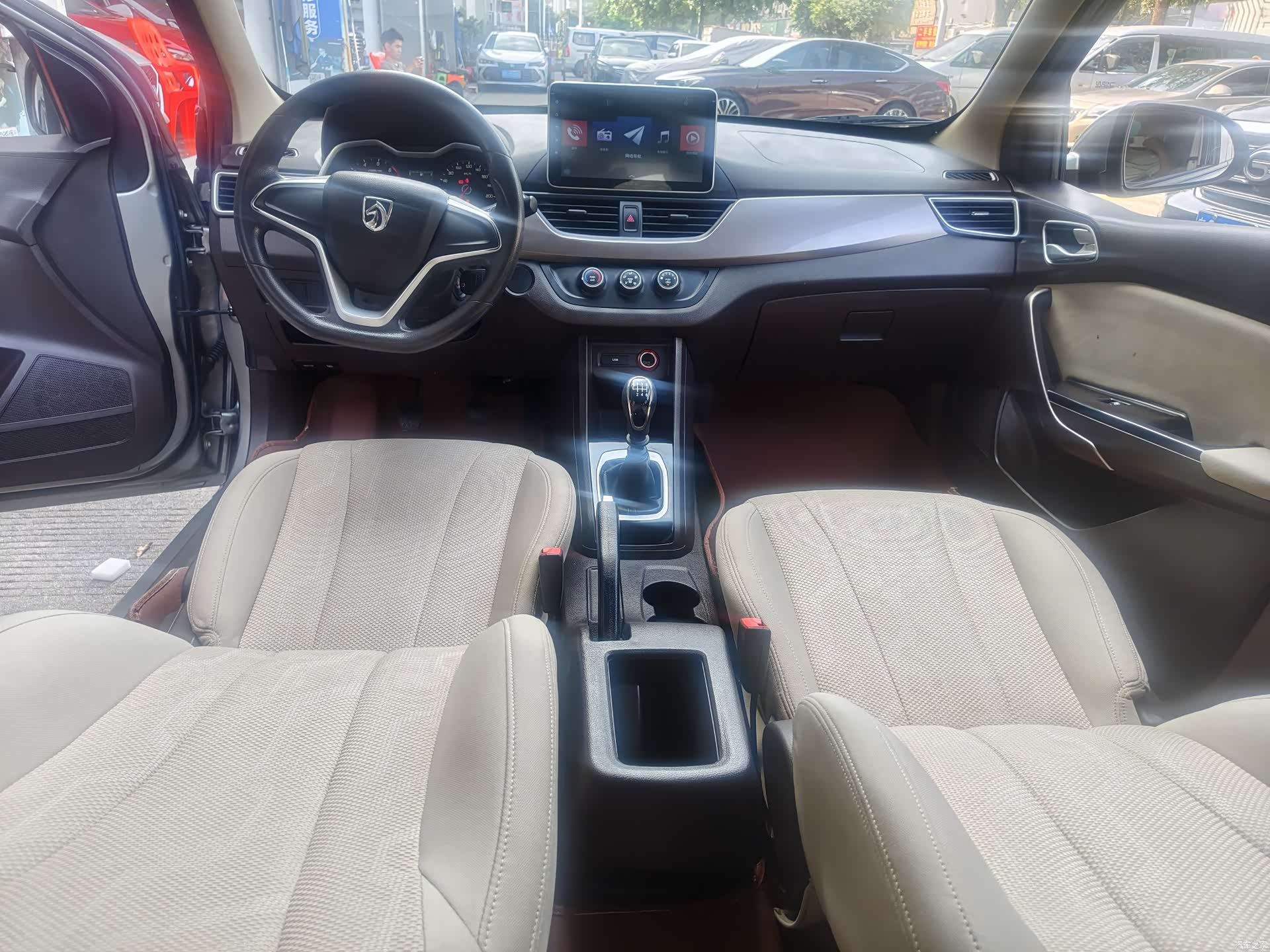 Wuling 310W, 2017 4
