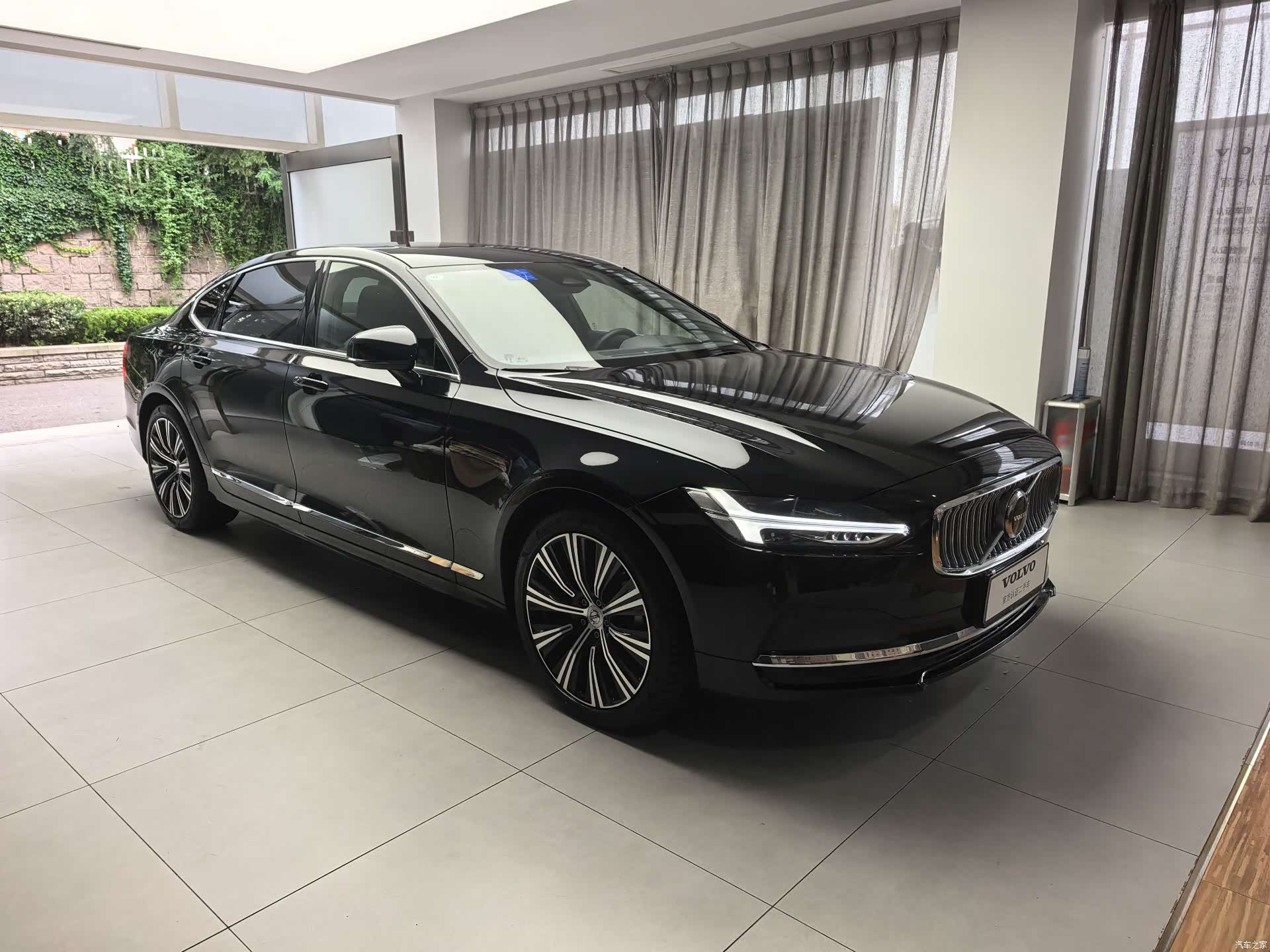 Volvo S90, 2025 3
