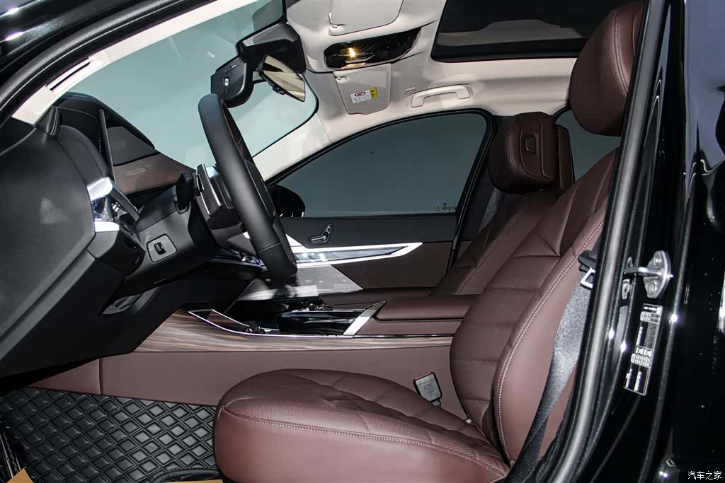 BMW 7 Series, 2026 26