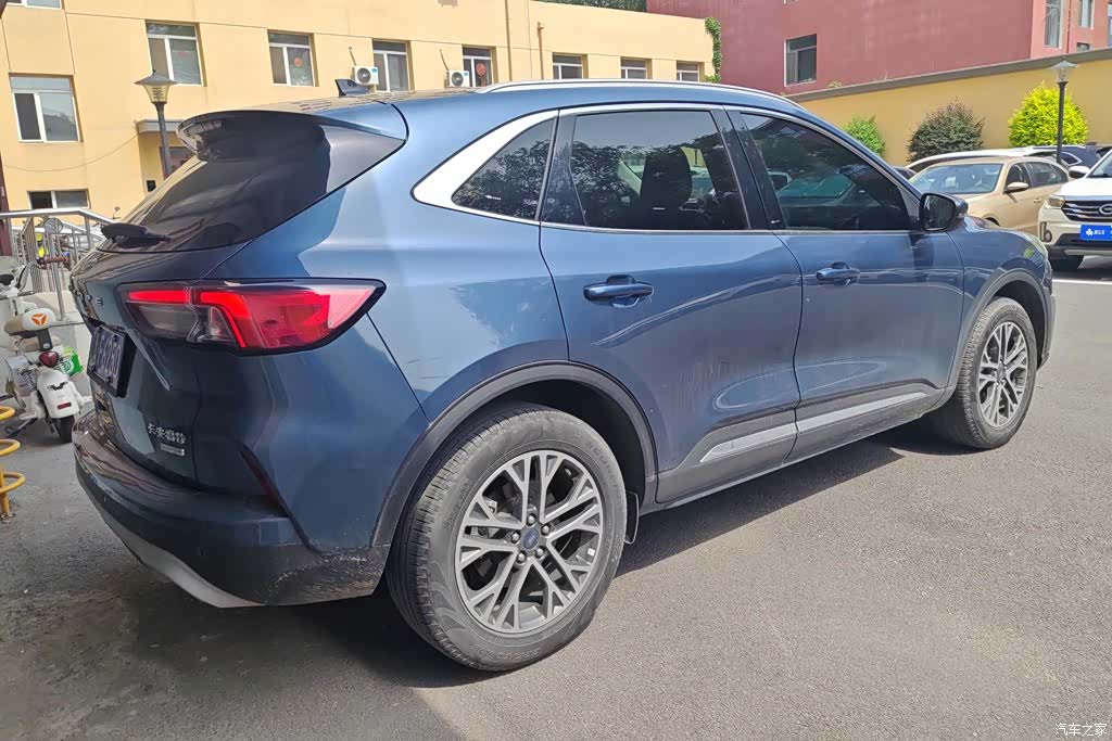 Ford Escape, 2022 3