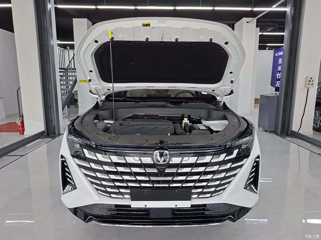 Changan UNI-Z, 2026 7