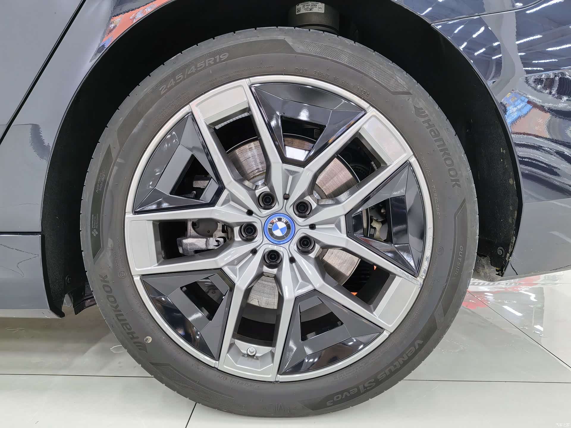BMW i5, 2024 19