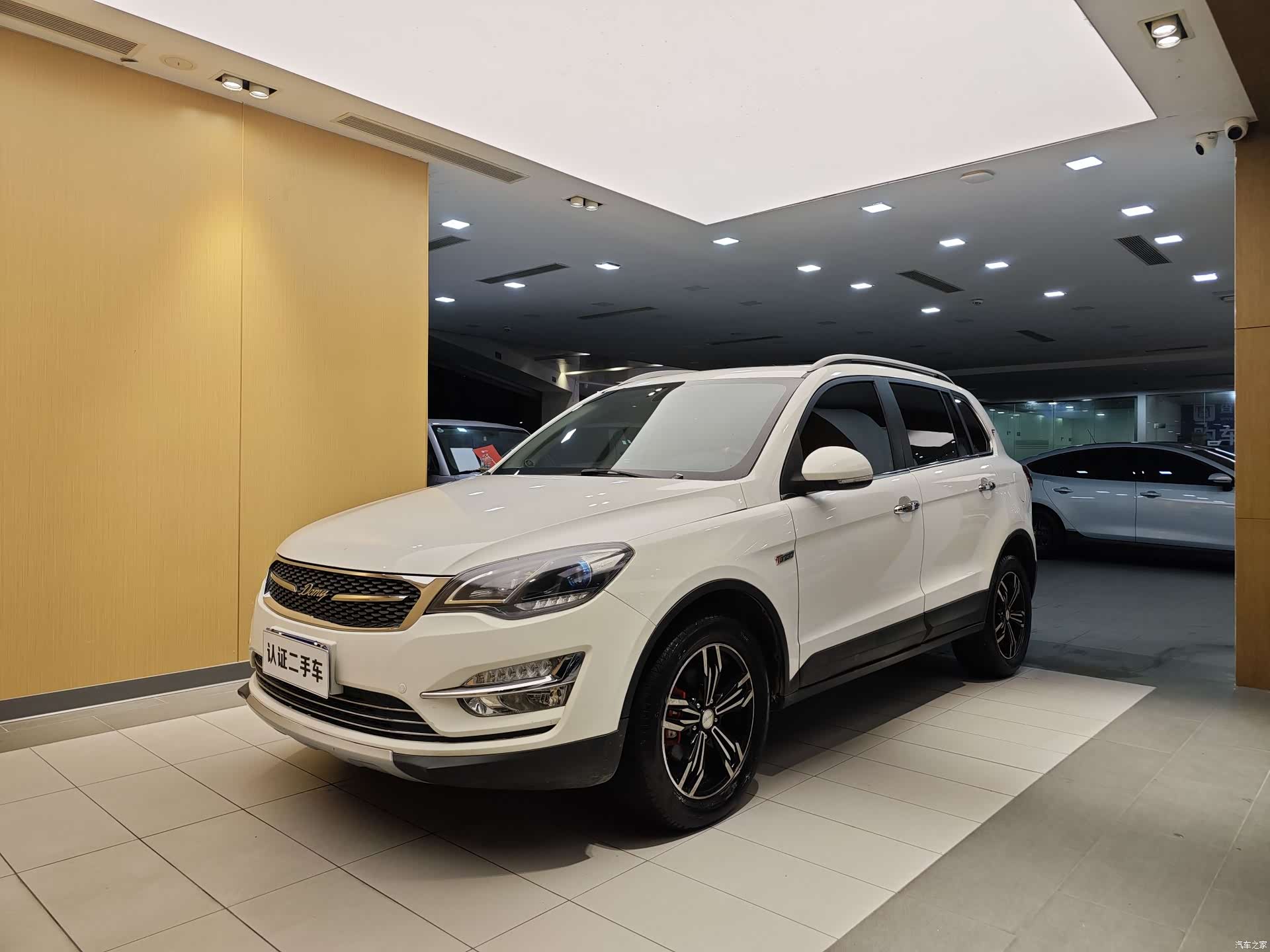 Zotye X5, 2016 1