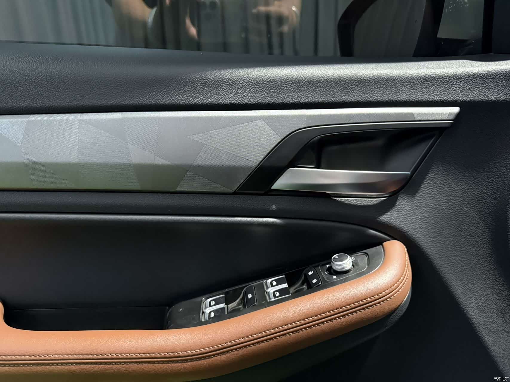 Geely X6, 2022 10