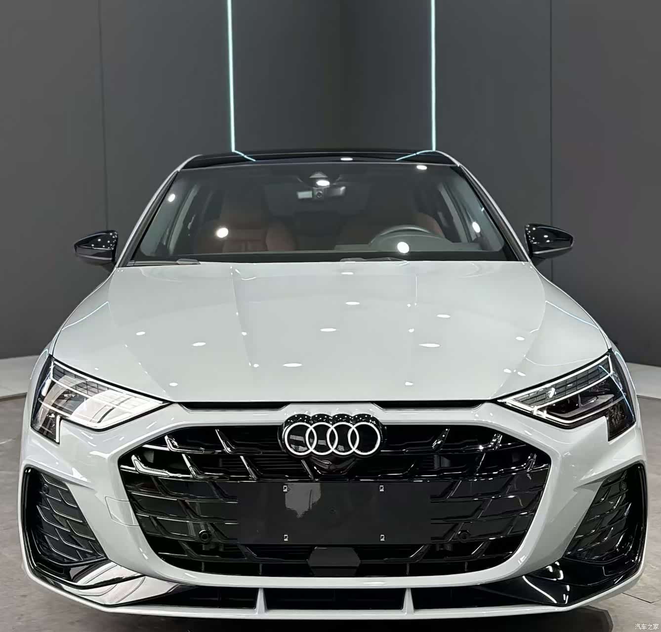 Audi Flying Spur, 2025 2