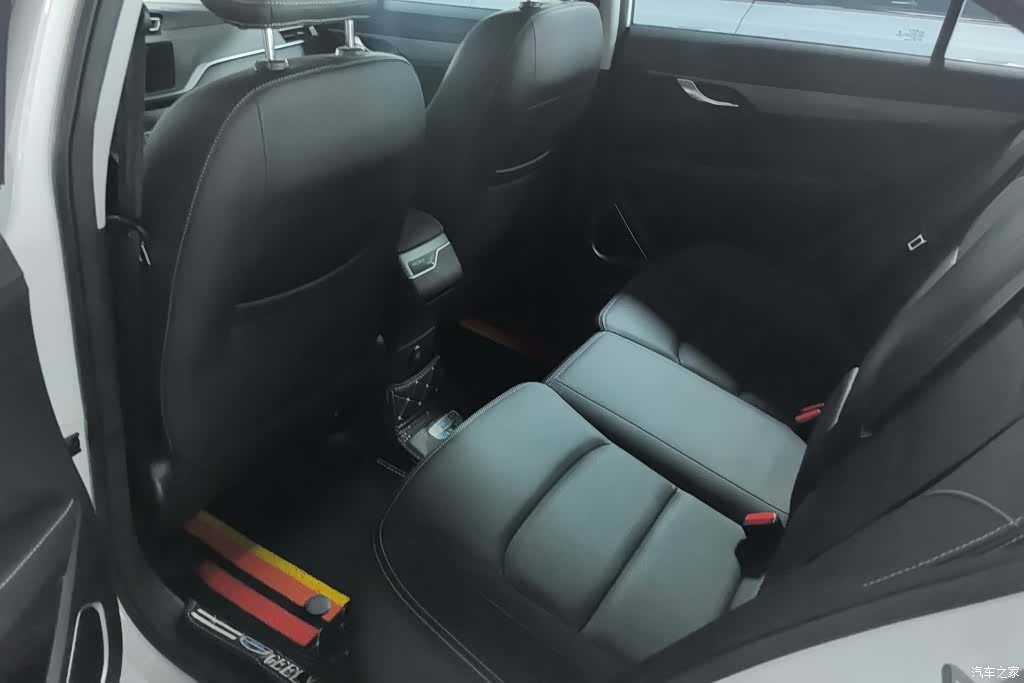 Geely Emgrand, 2021 11