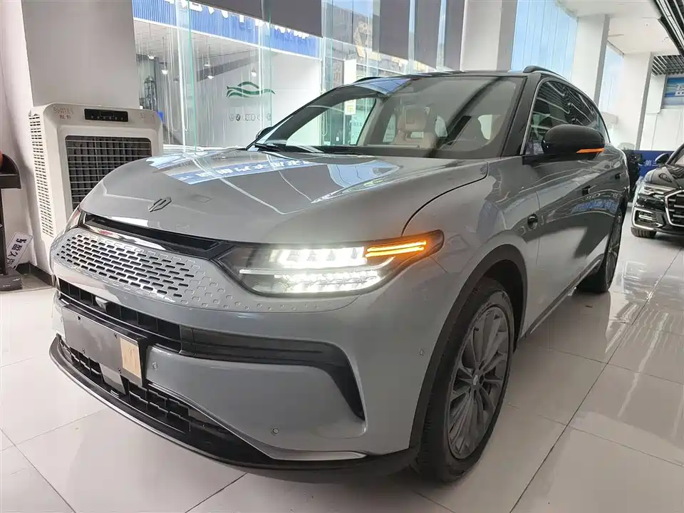 Leapmotor C11