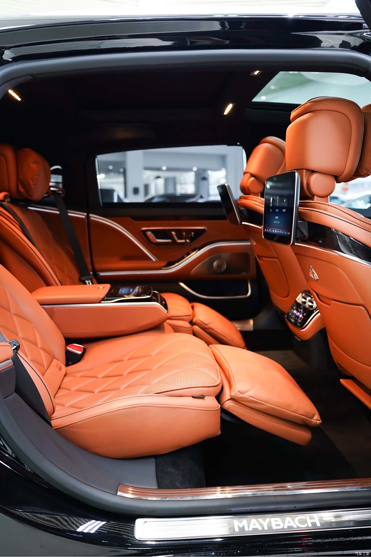 Maybach S-Class, 2023 12