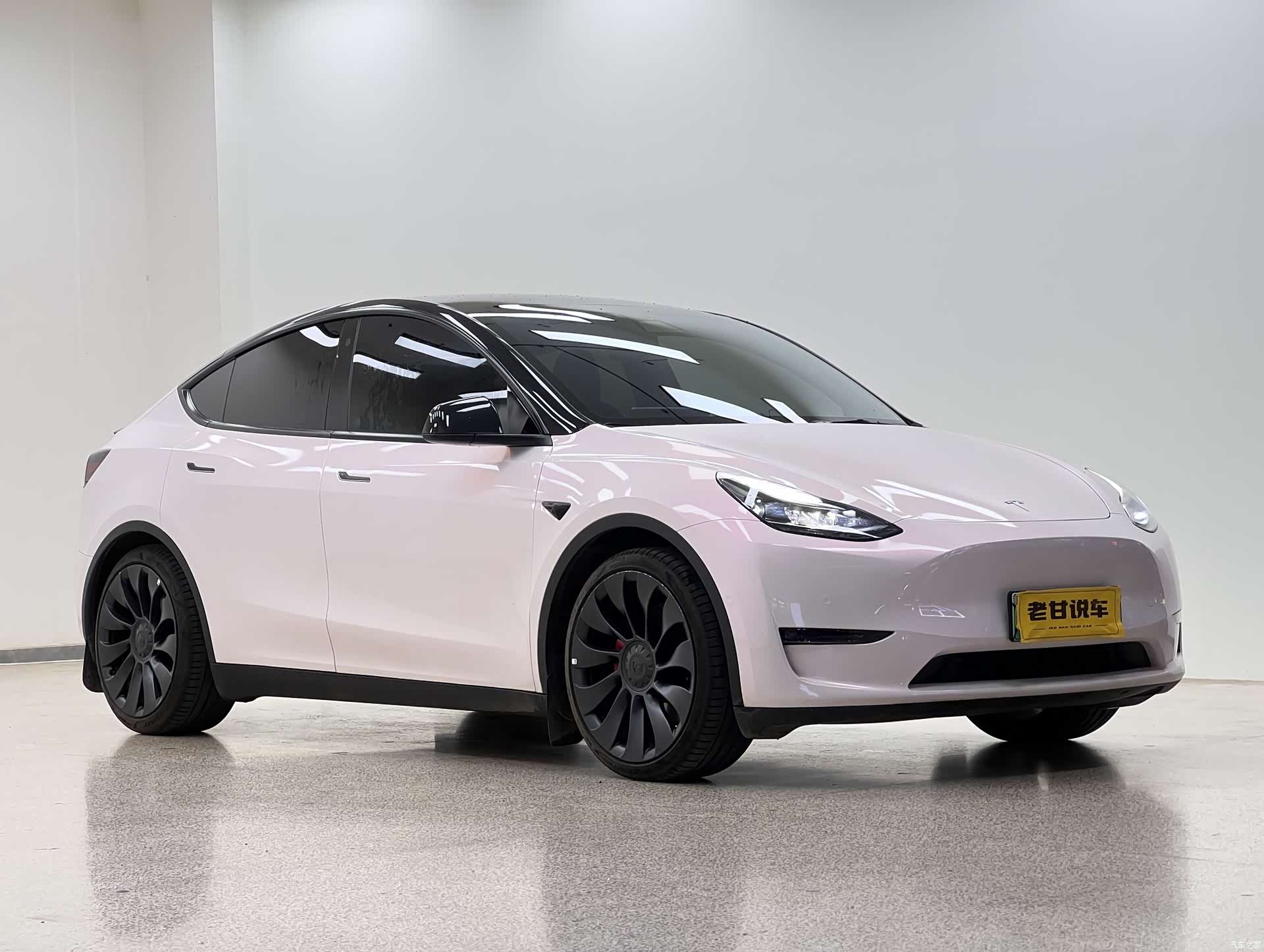 Tesla Model Y, 2023 3