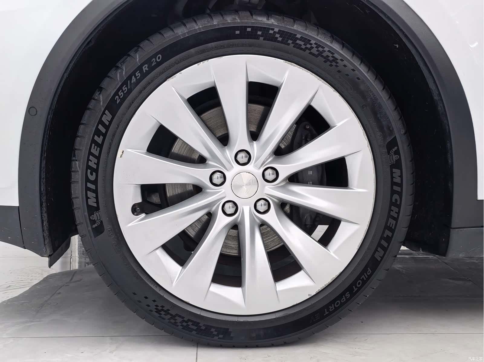 Tesla Model X, 2020 8