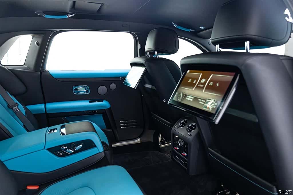 Rolls-Royce Ghost, 2023 15