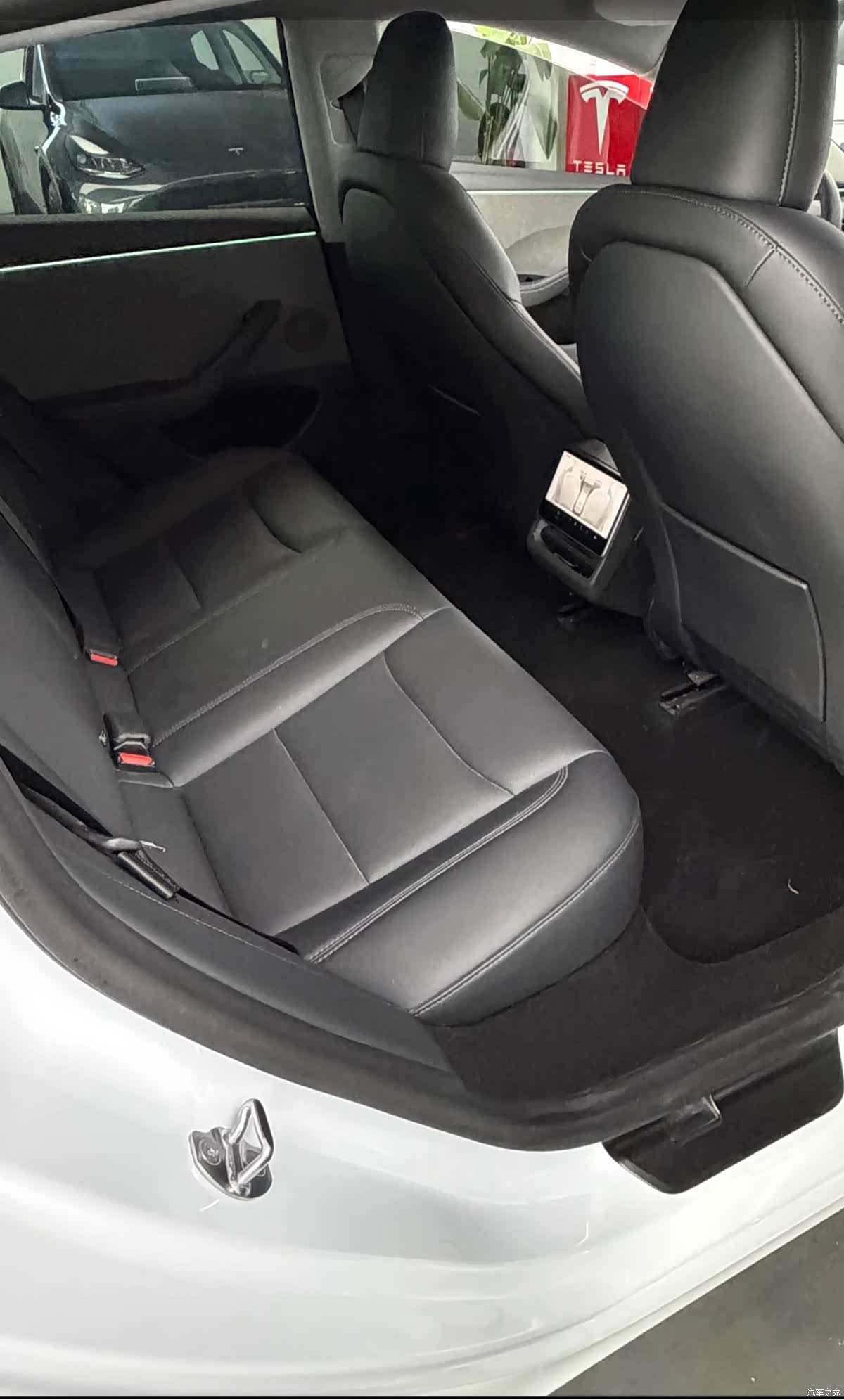 Tesla Model 3, 2025 10