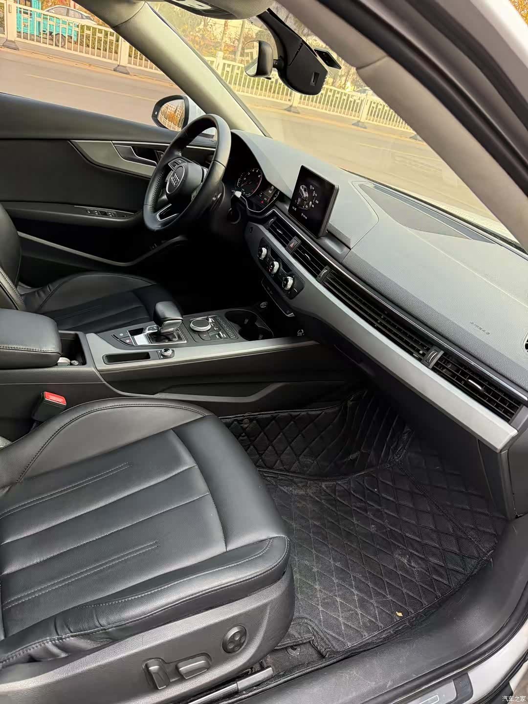 Audi A4L, 2018 9