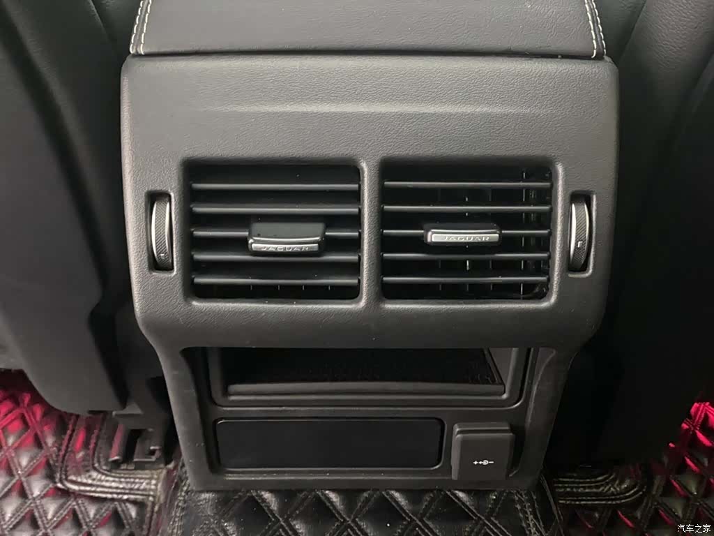 Land Rover XEL, 2023 26