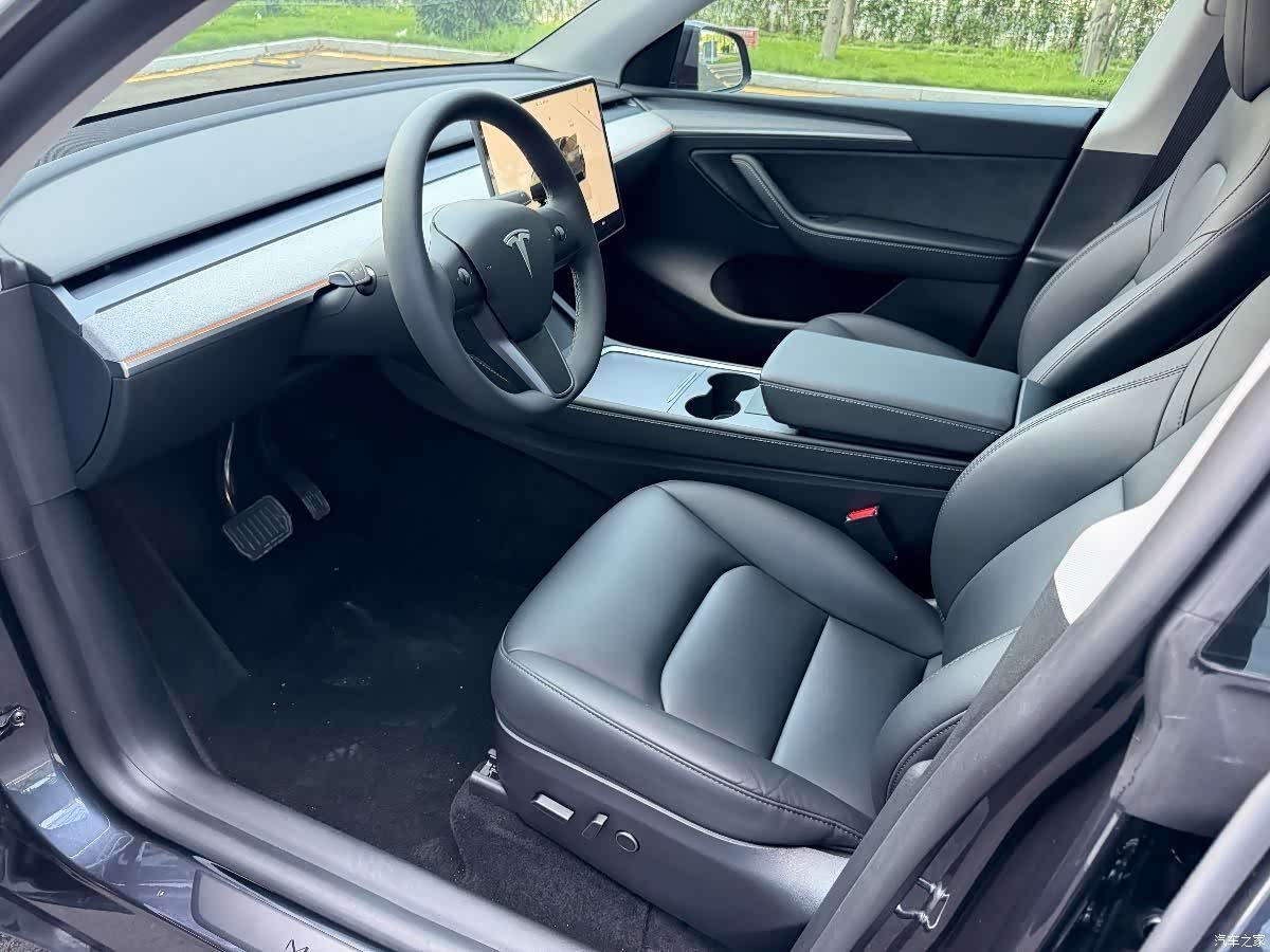 Tesla Model Y, 2024 9