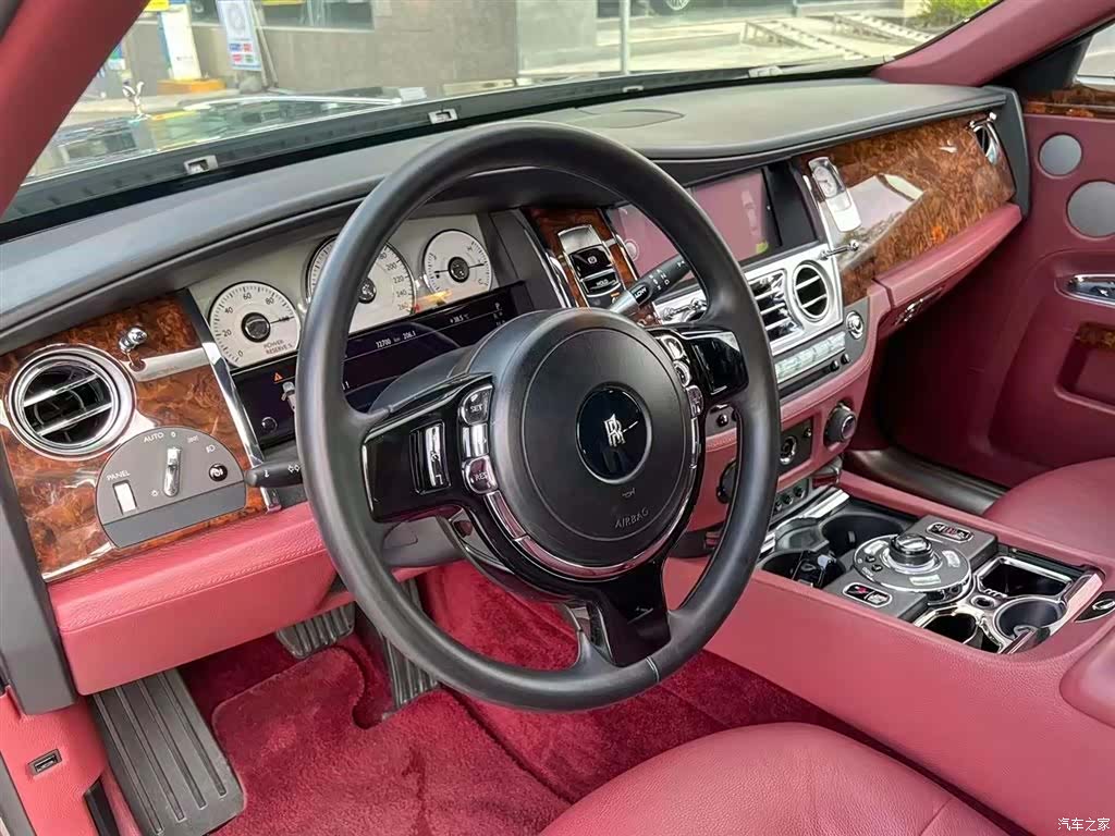 Rolls-Royce Ghost, 2011 7