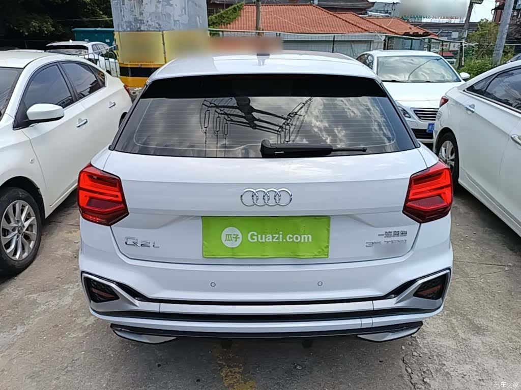 Audi Q2L, 2023 6