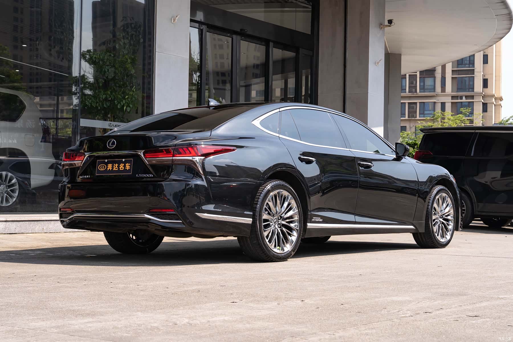 Lexus LS, 2018 3