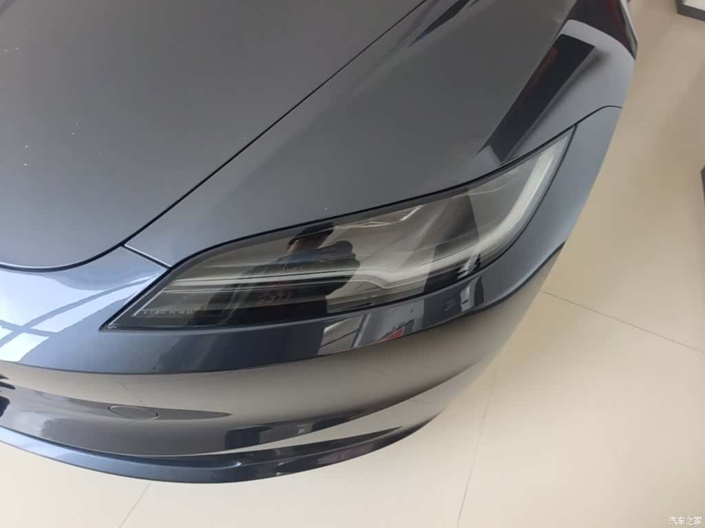 Tesla Model 3, 2024 18