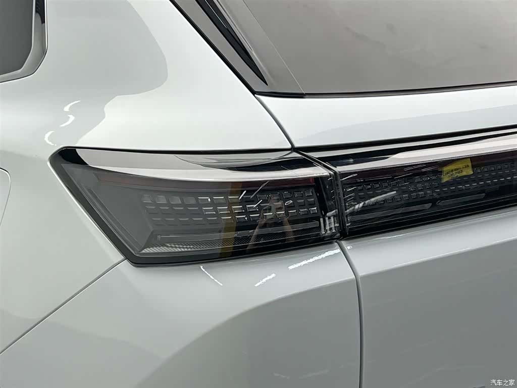 DongFeng L8, 2025 10