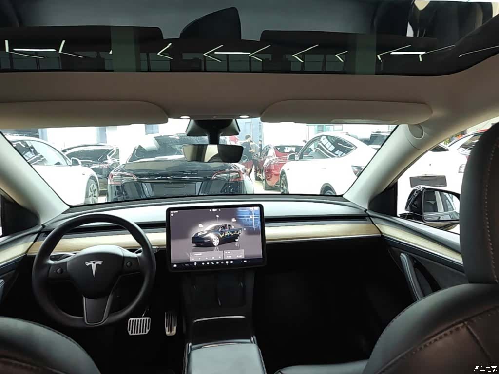 Tesla Model Y, 2023 18