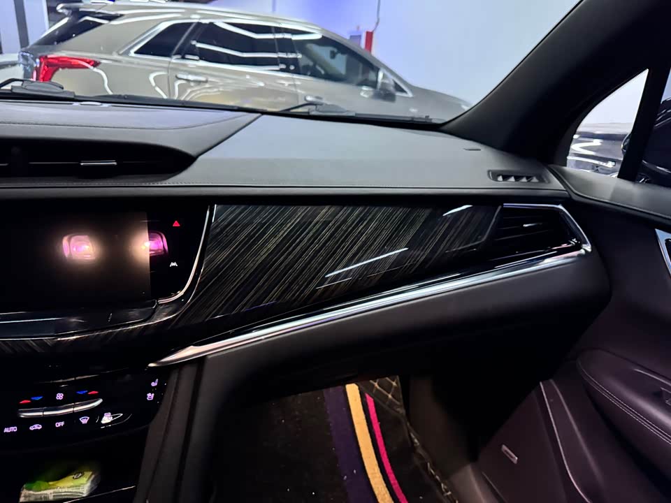 Cadillac XT6