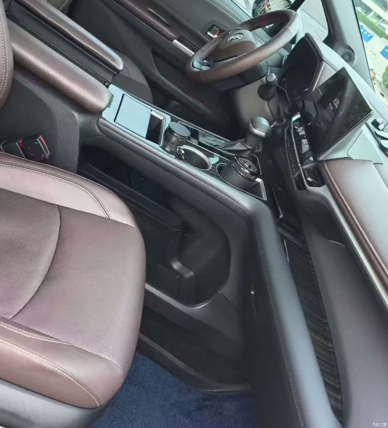 Toyota Granvia, 2024 7