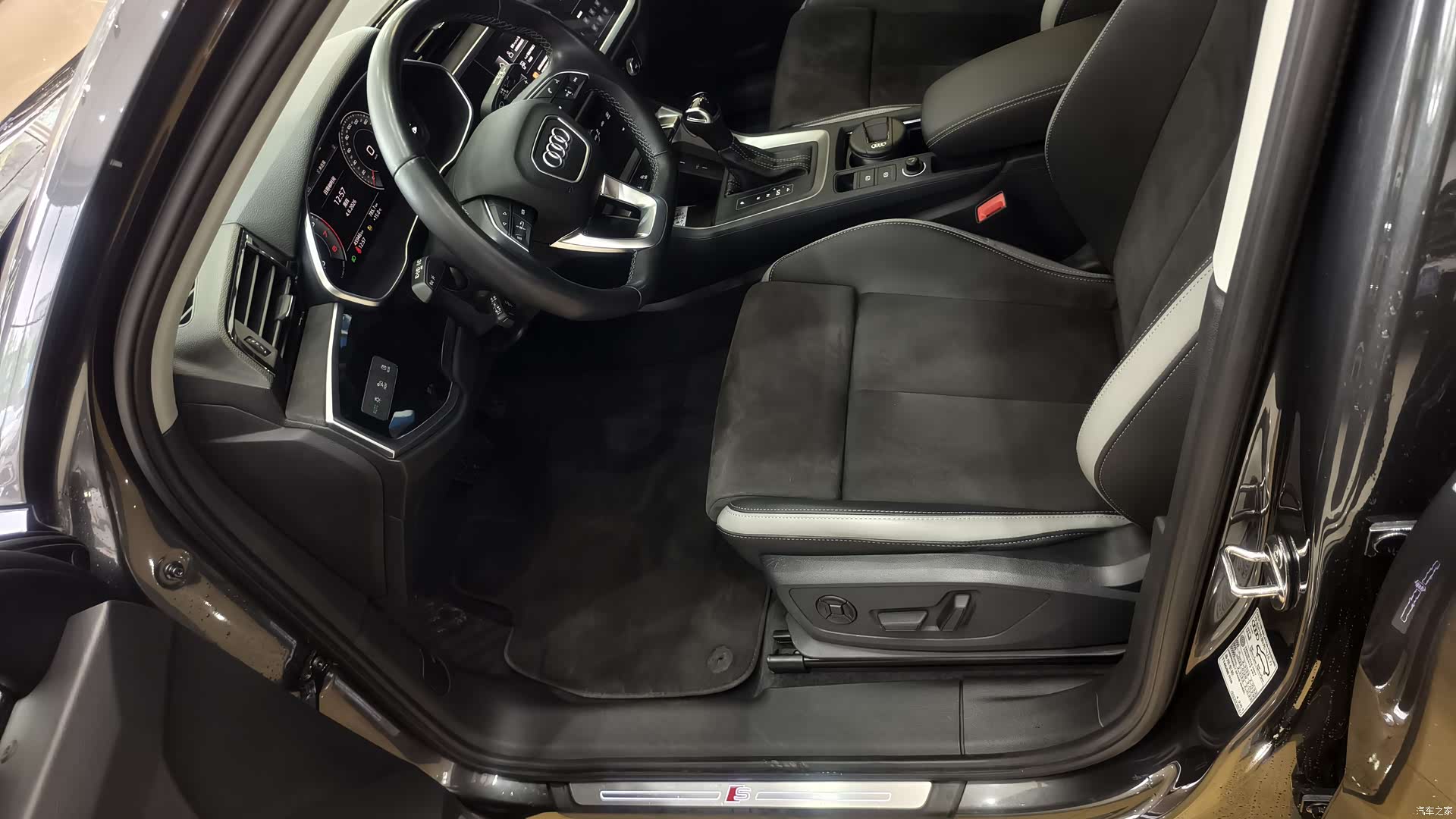 Audi Q3, 2022 13