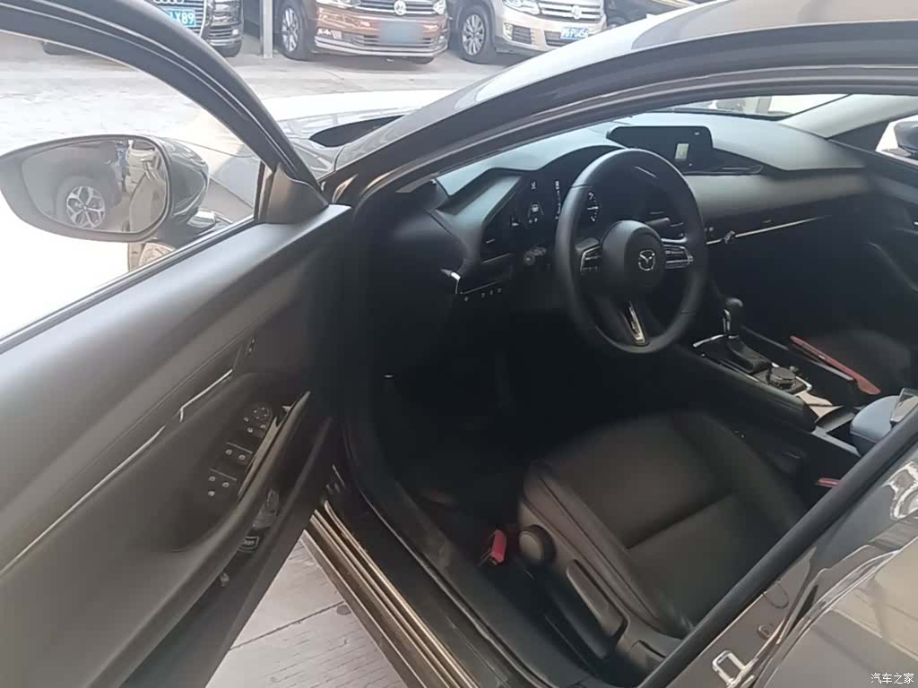 Mazda Mazda3, 2023 16