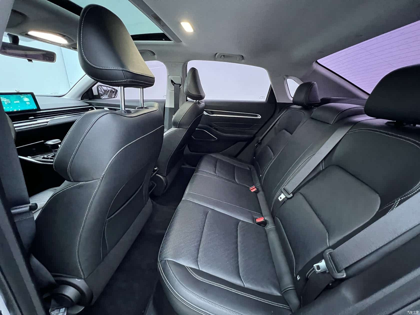 Geely Emgrand, 2022 11
