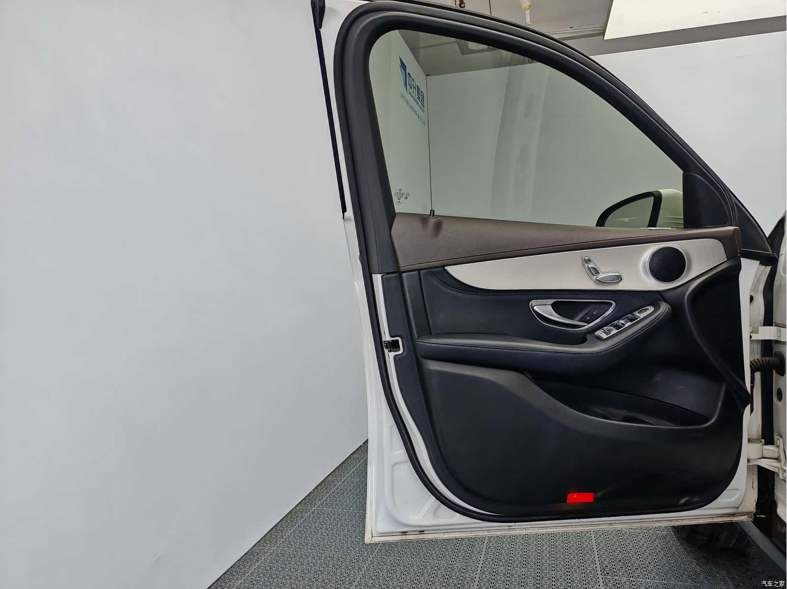 Mercedes-Benz GLC, 2016 13
