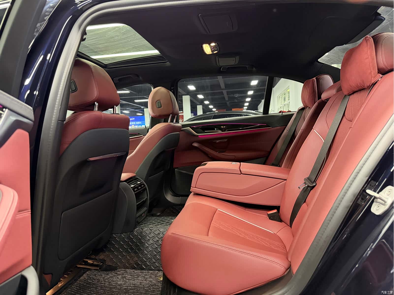 BMW 5 Series, 2021 все фото
